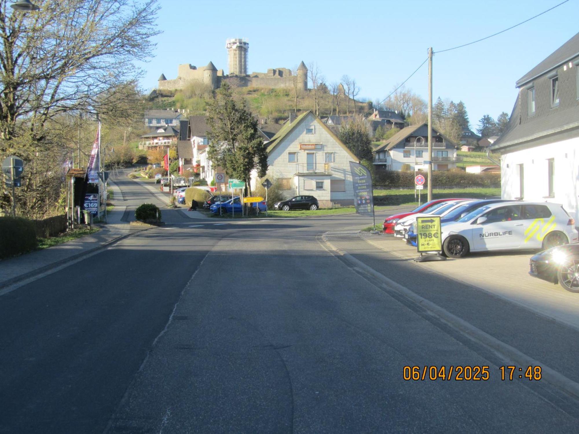 Hotel Zur Burg Nuerburg Bagian luar foto